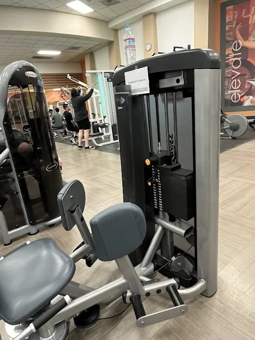 LA Fitness Picture 9