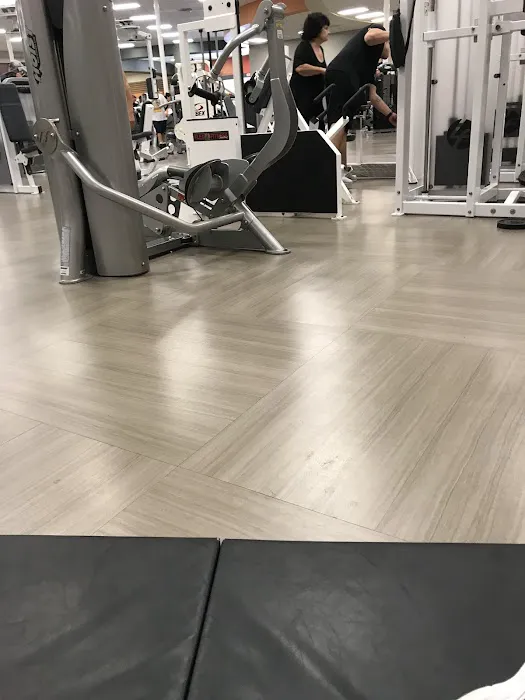 LA Fitness Picture 6