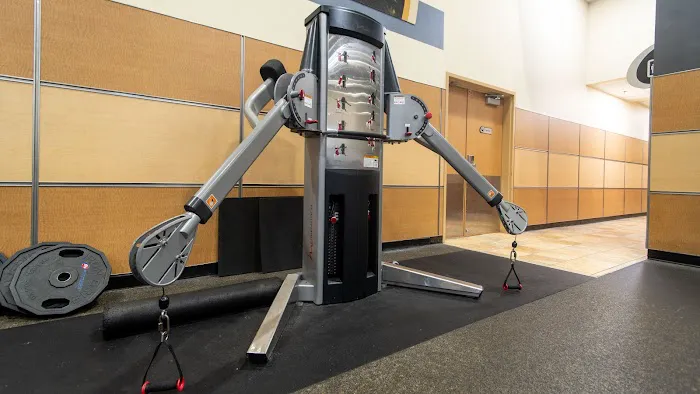 24 Hour Fitness Picture 9