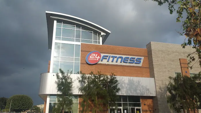 24 Hour Fitness Picture 4