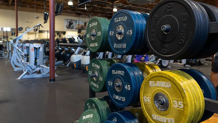 24 Hour Fitness Picture 6