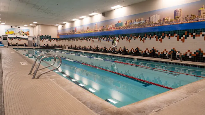 24 Hour Fitness Picture 9