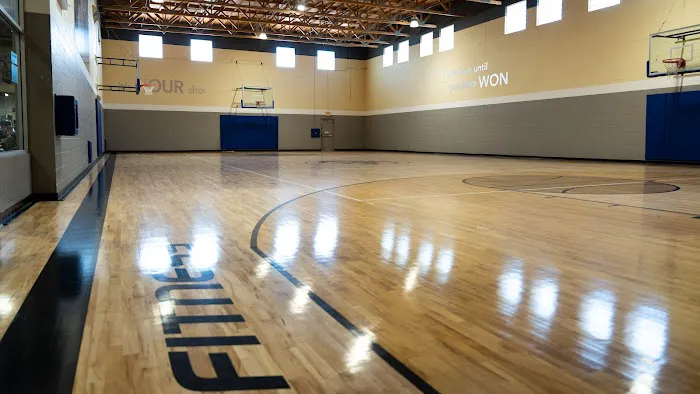 24 Hour Fitness Picture 3