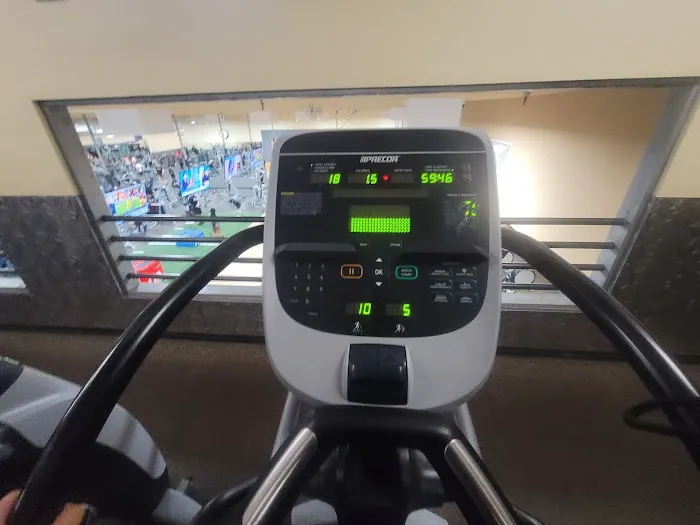 24 Hour Fitness Picture 8