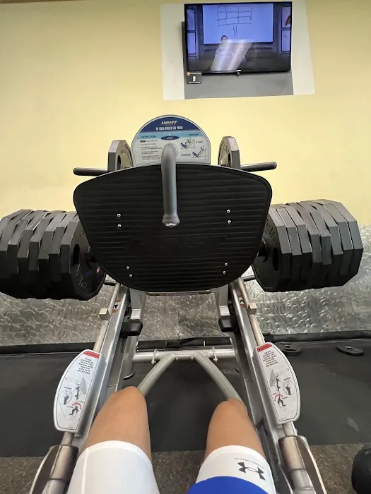 24 Hour Fitness Picture 4