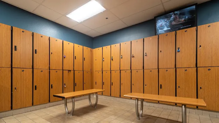 24 Hour Fitness Picture 5