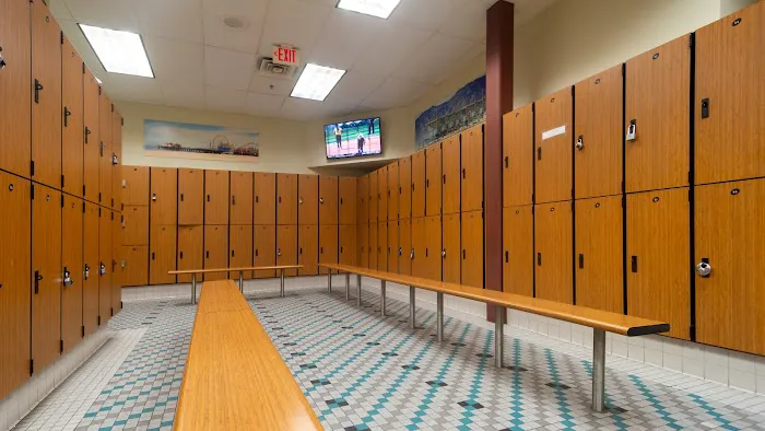 24 Hour Fitness Picture 3