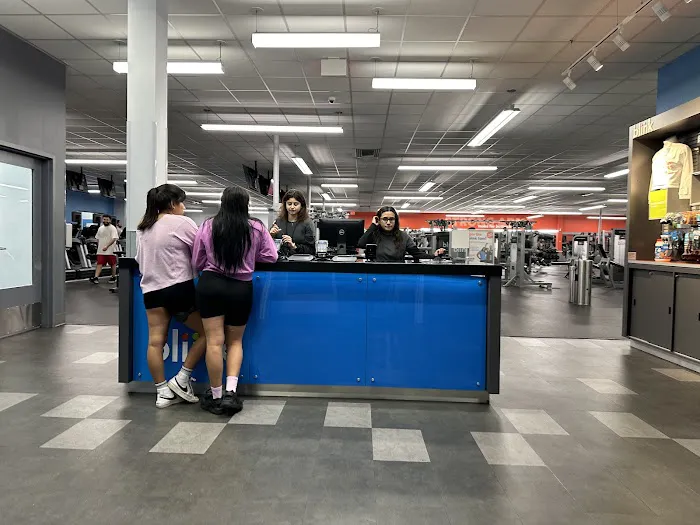 Blink Fitness Anaheim Picture 7