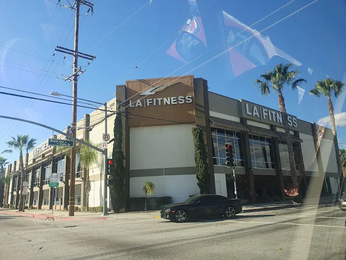LA Fitness Picture 6