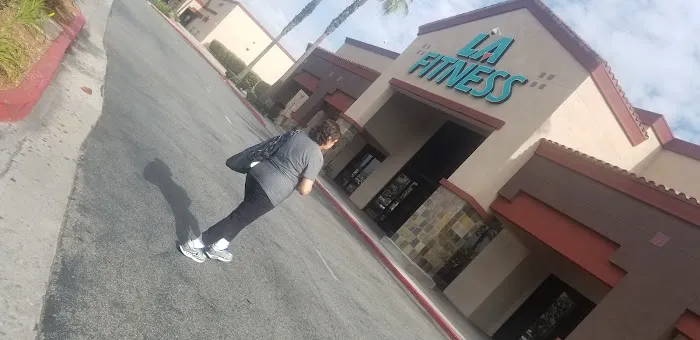 LA Fitness Picture 10