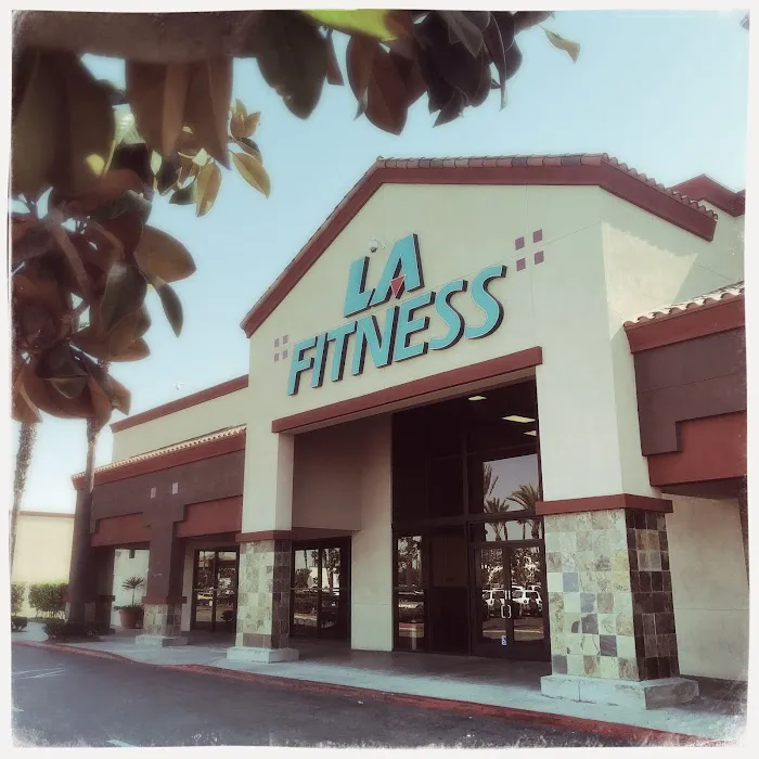 LA Fitness Picture 7