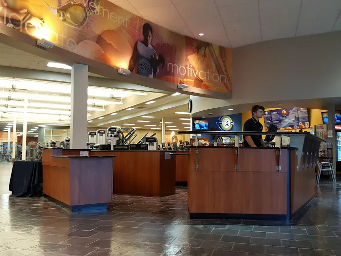 LA Fitness Picture 10