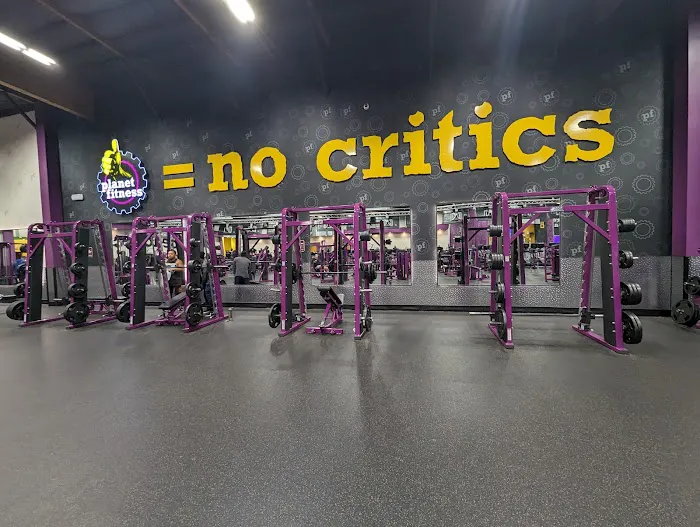 Planet Fitness Picture 5
