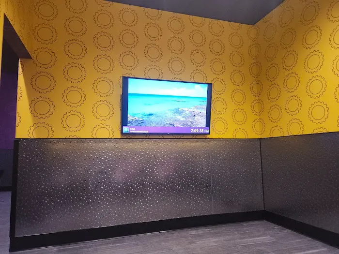 Planet Fitness Picture 7