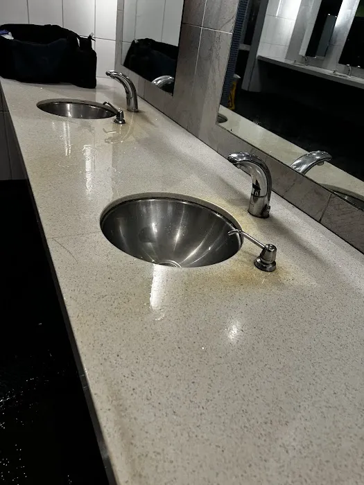 Gold's Gym Garden Grove Picture 10