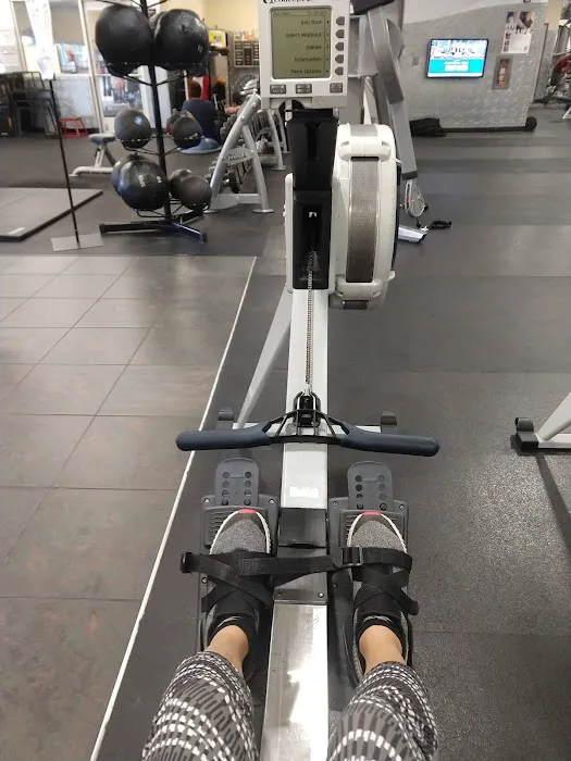 24 Hour Fitness Picture 9