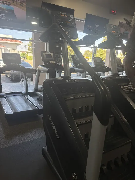 Fitness 19 Picture 6