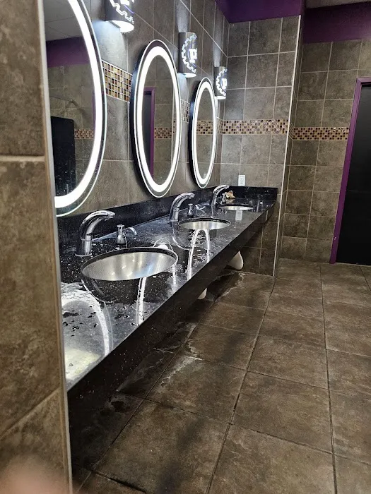 Planet Fitness Picture 3