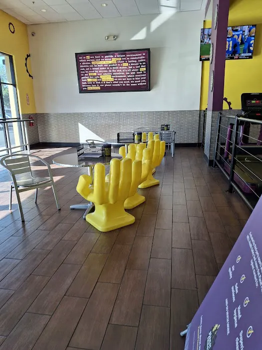 Planet Fitness Picture 10