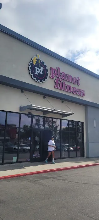 Planet Fitness Picture 7
