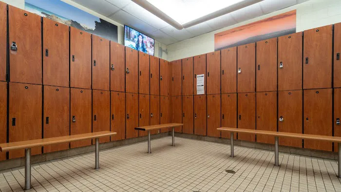 24 Hour Fitness Picture 7