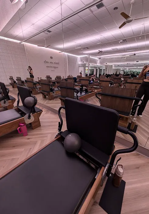 Club Studio Picture 8