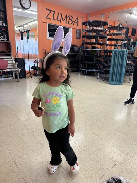 Aida's Club Fitness Picture 4