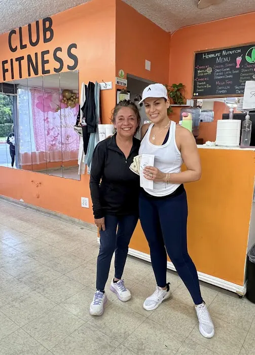 Aida's Club Fitness Picture 6