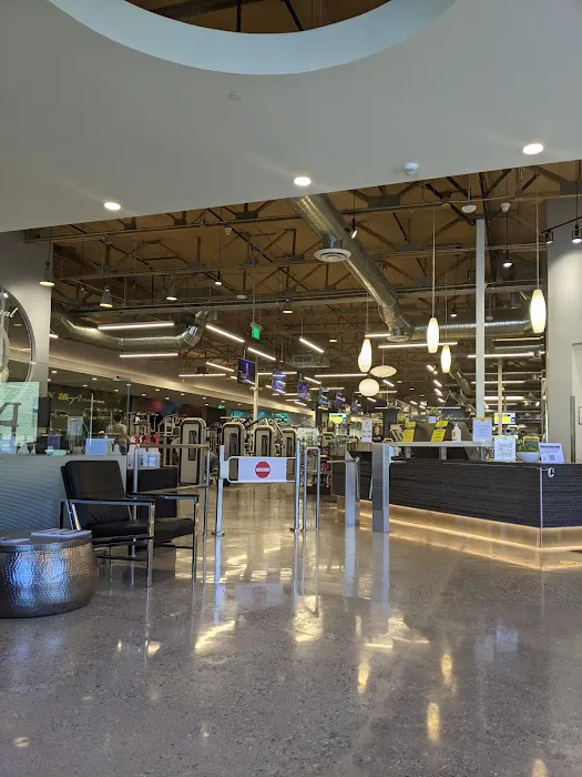 Gold's Gym Anaheim Town Square Picture 1