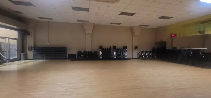 24 Hour Fitness Picture 8