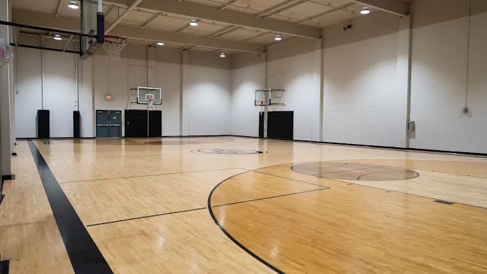 24 Hour Fitness Picture 9