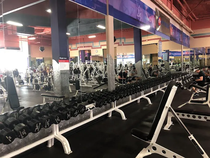 24 Hour Fitness Picture 2