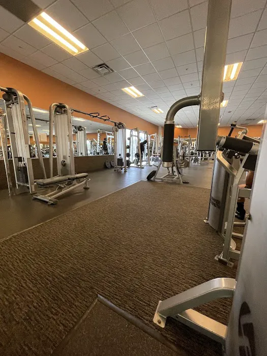 LA Fitness Picture 6