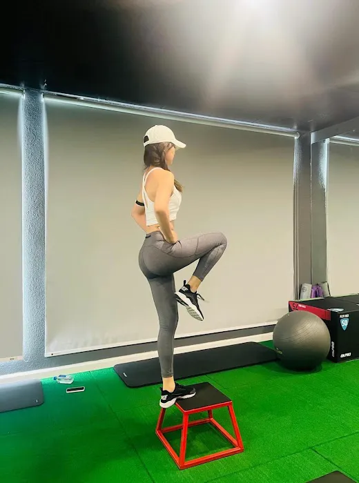 WOW LIFE FITNESS Training Studio Picture 3