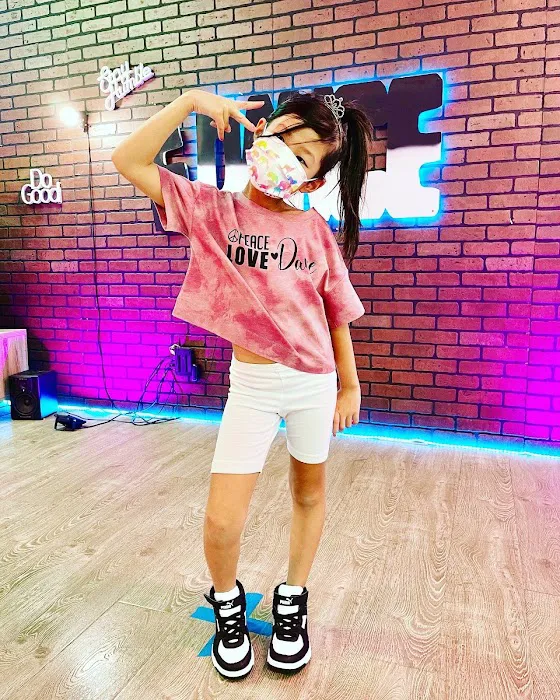 Sapphire Dance & Fitness Studio Picture 4