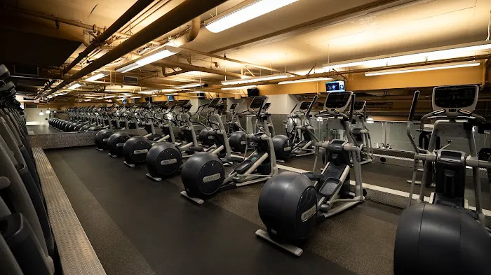 24 Hour Fitness Picture 3