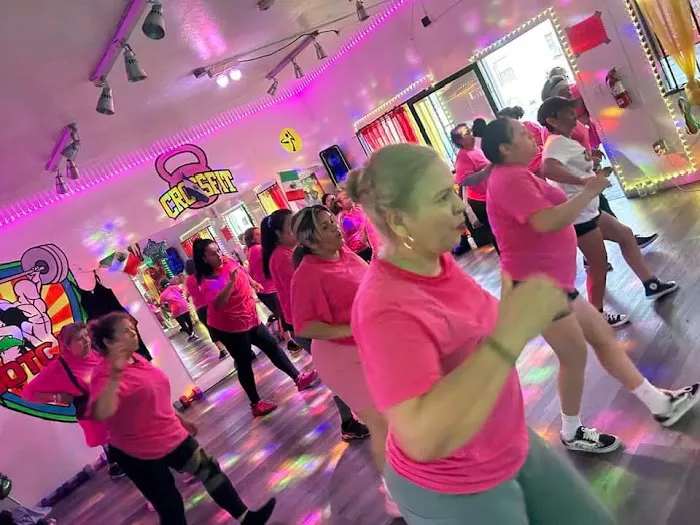 Zumba Manny Paty Rincon Picture 2