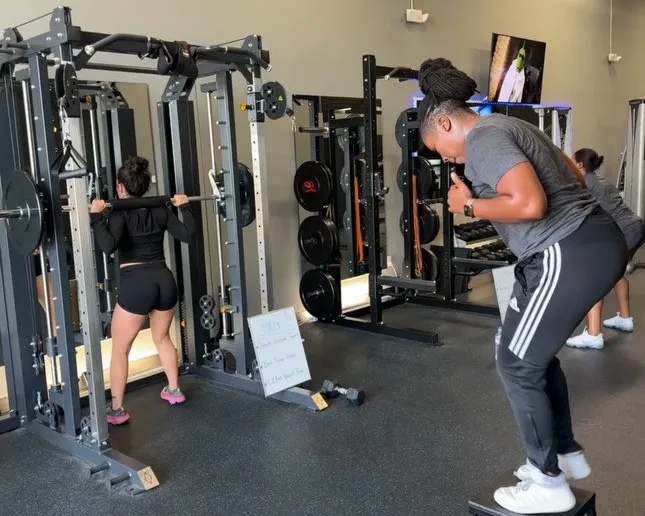 Royal Bodies Fitness Picture 7