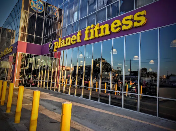 Planet Fitness Picture 6