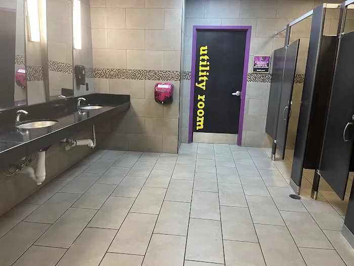 Planet Fitness Picture 2