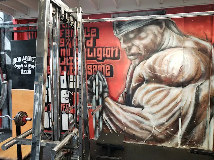 Iron Addicts Gym Picture 1