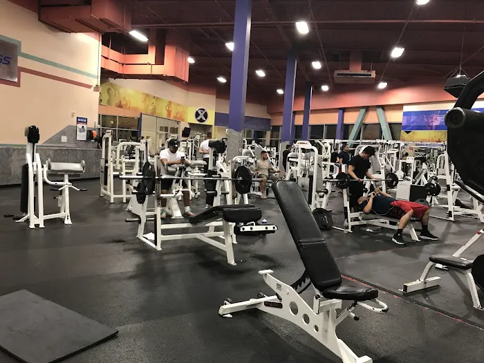 24 Hour Fitness Picture 4