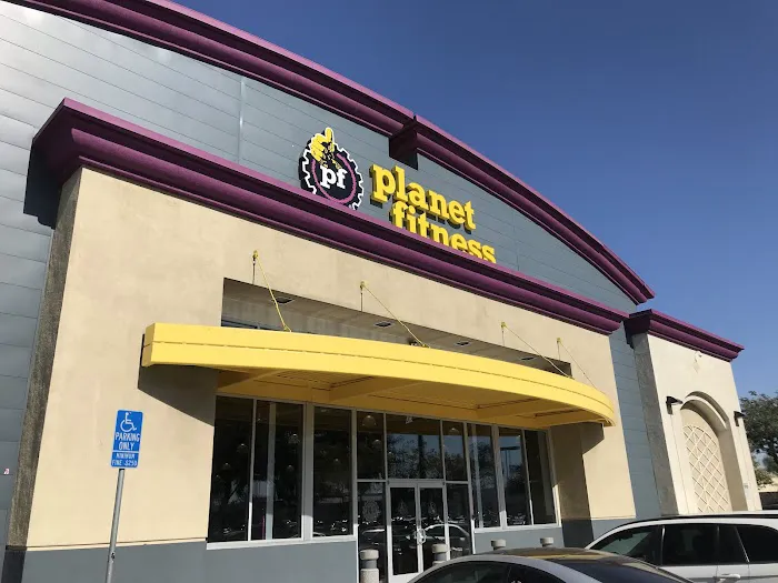 Planet Fitness Picture 9