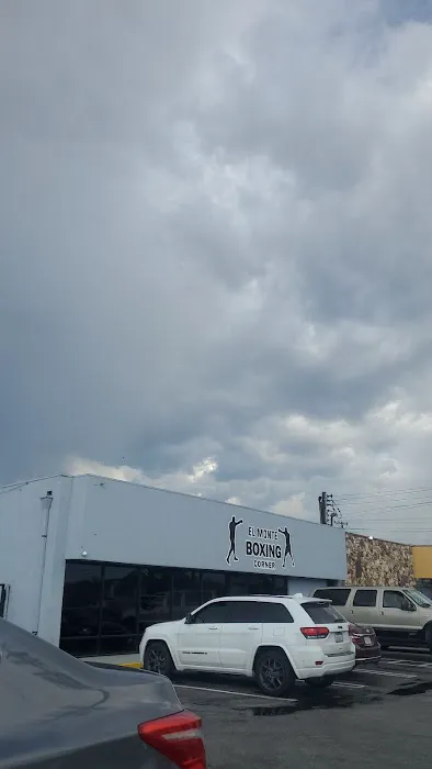 AMOUS BOXING CORNER Picture 1