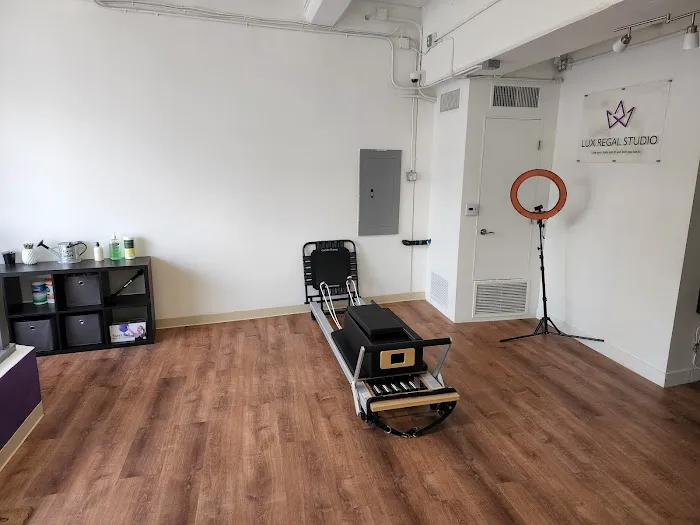 Lux Regal Studio Picture 1