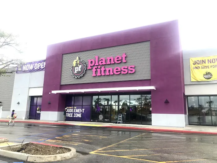 Planet Fitness Picture 8