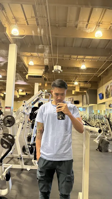 24 Hour Fitness Picture 7