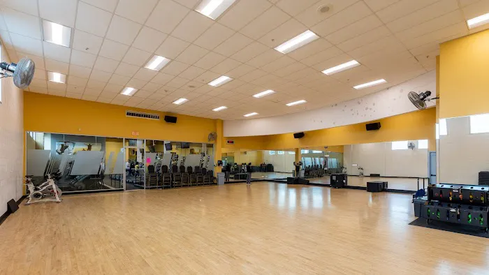 24 Hour Fitness Picture 10