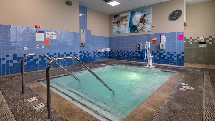 24 Hour Fitness Picture 9