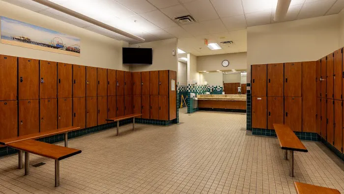 24 Hour Fitness Picture 3